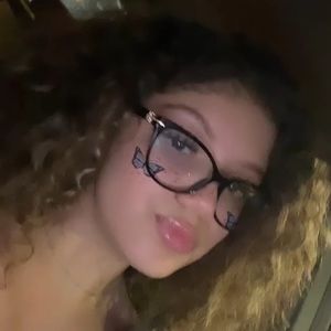 Meet your Posher, Alexandria